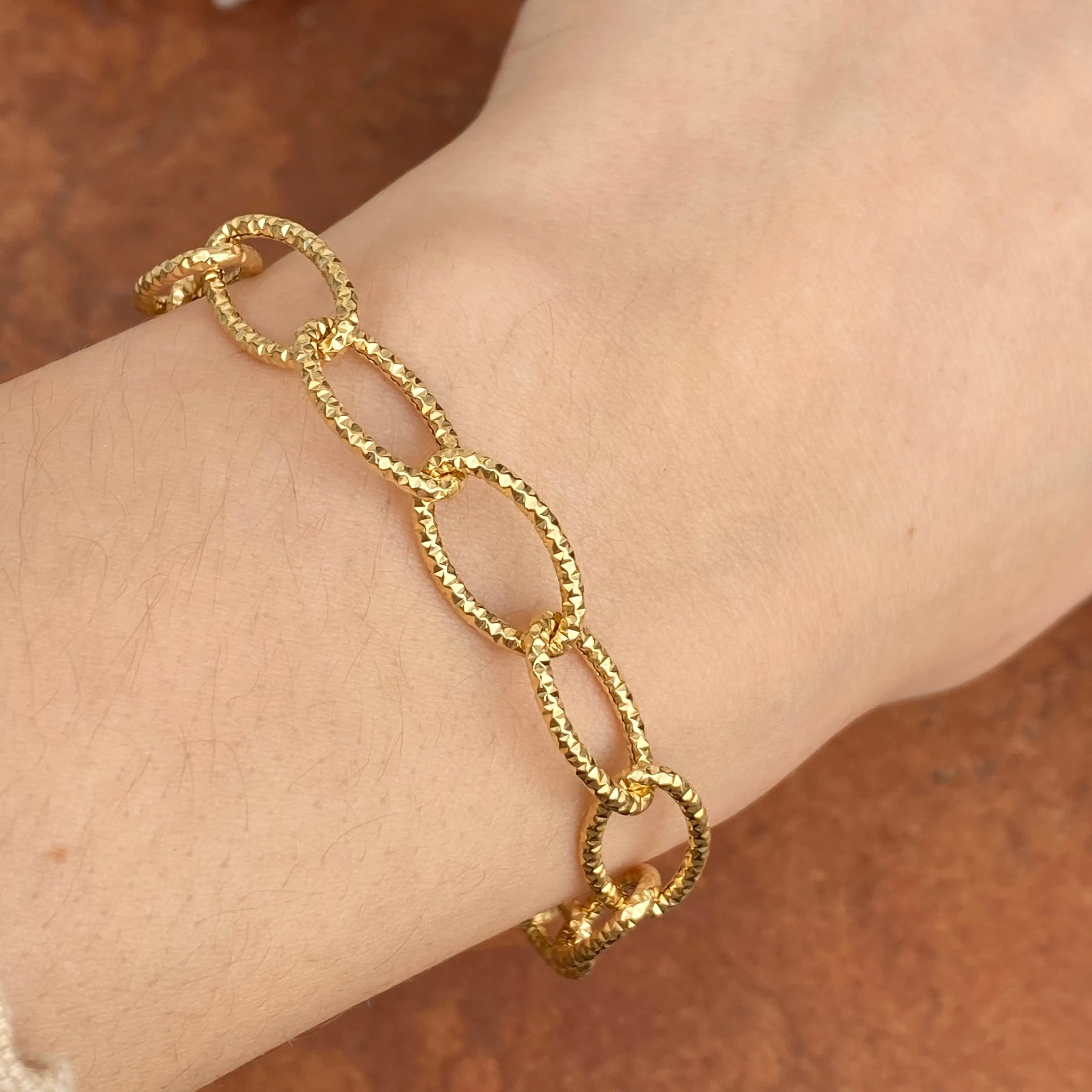 14KT Yellow Gold Oval Link Textured Matte Bracelet