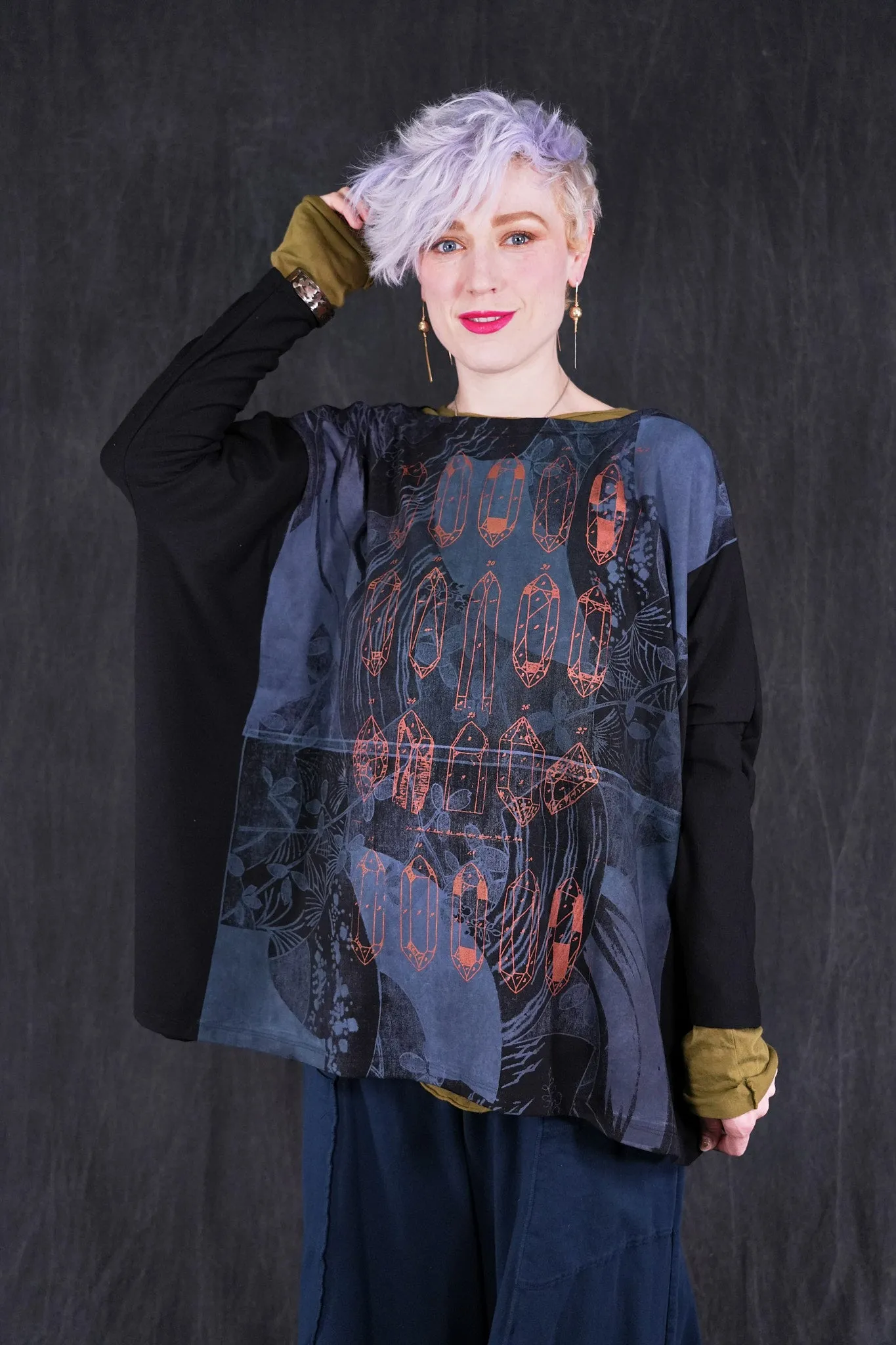 2218-2 Mariposa Square Top Black-P