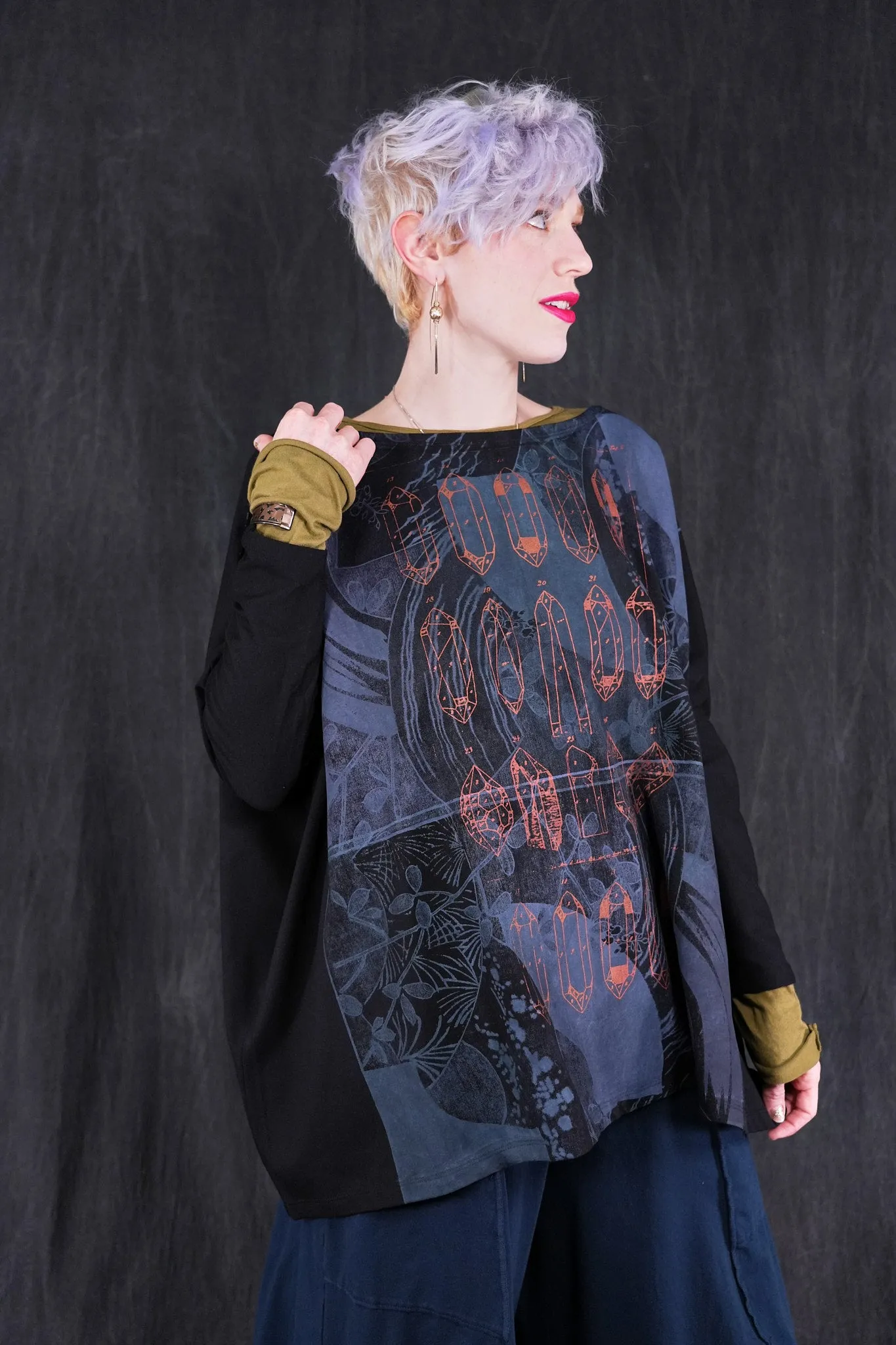 2218-2 Mariposa Square Top Black-P