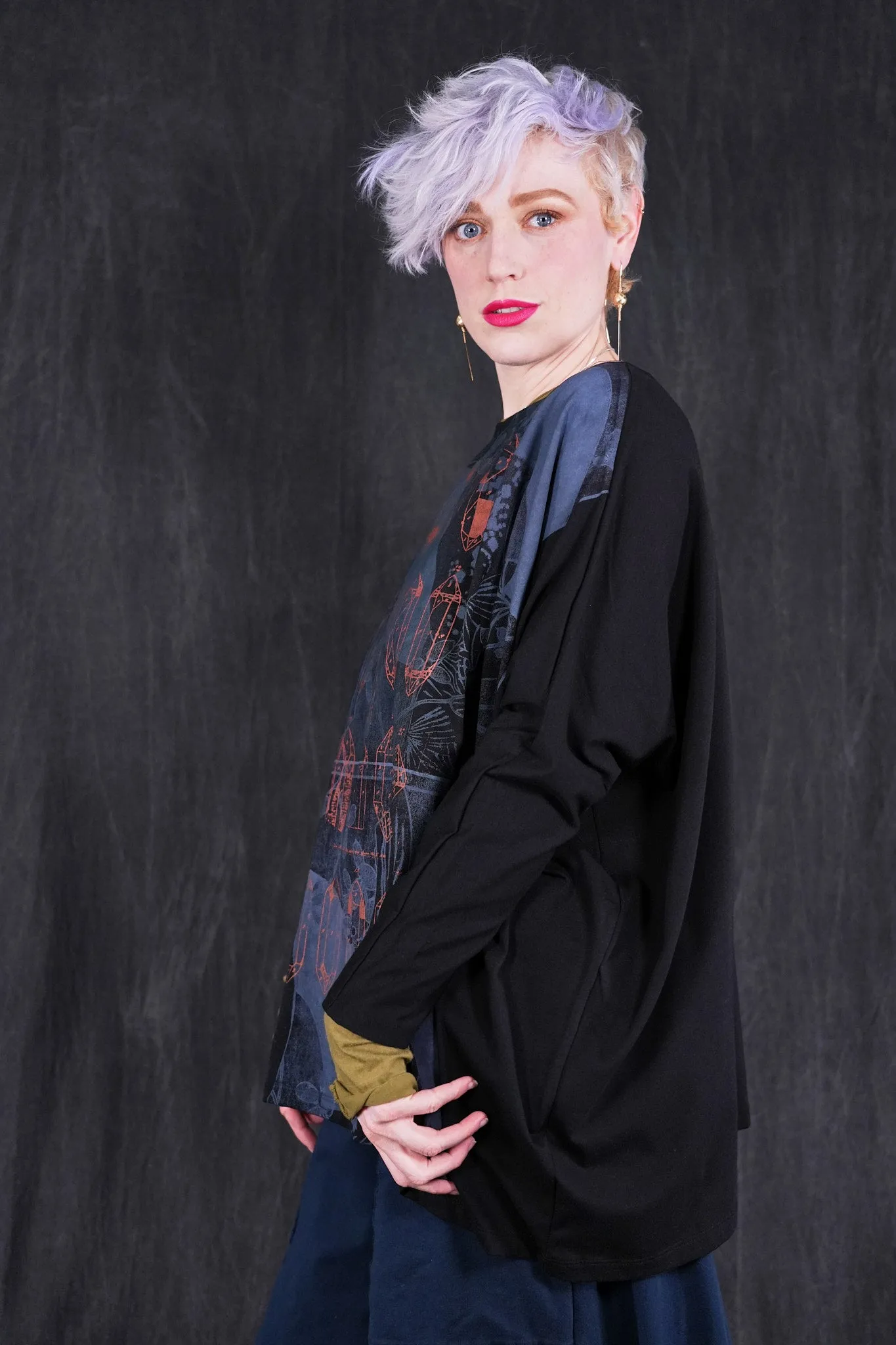 2218-2 Mariposa Square Top Black-P