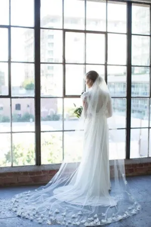 3D Flowers Towards Bottom Wedding Veil Cathedral Length APWV0013