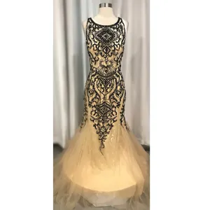 BOUTIQUE Long Cream Mermaid Gown Size 6