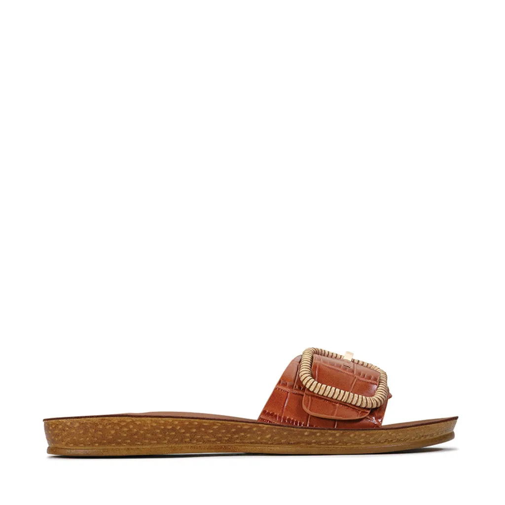 BRIO BUCKLE SLIDE SANDAL