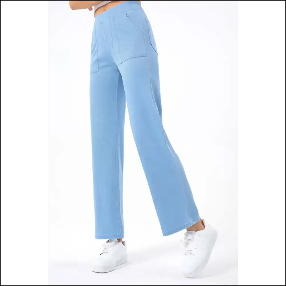 Chic Pocketed Long Jeans: where Comfort Meets Curvaceous Chaos! 👖💥