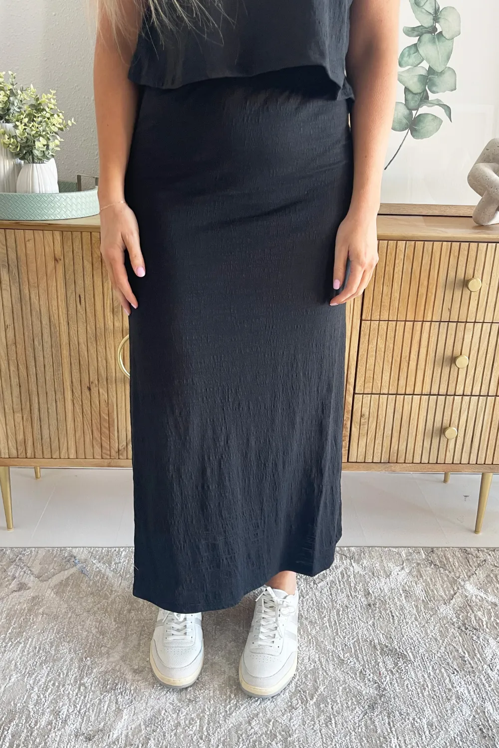 Delavine Textured Midi Skirt