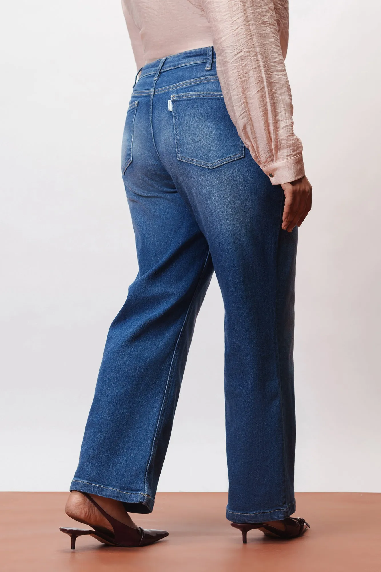 Easy Indigo Curve Straight Jeans