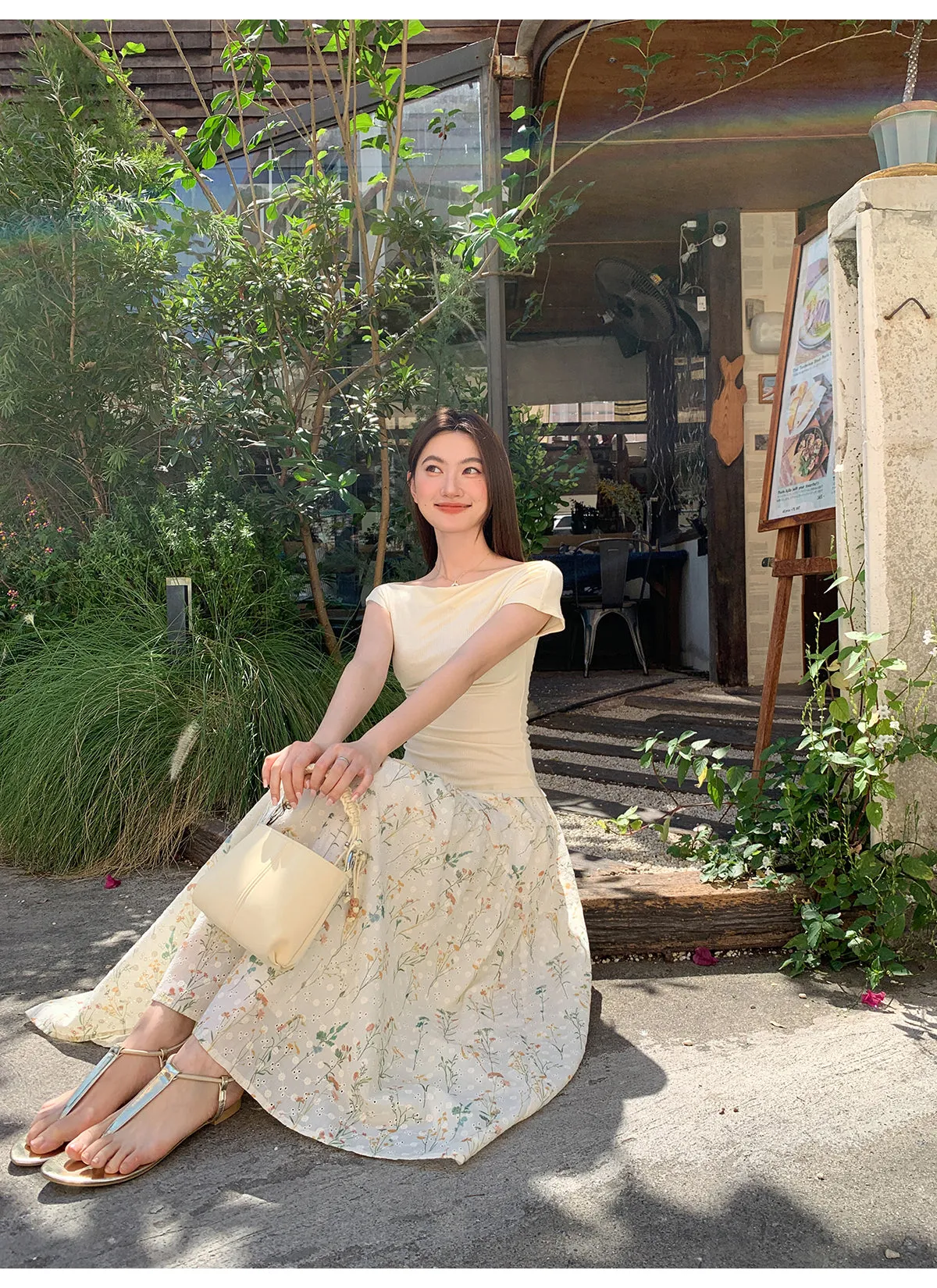 Embroidered A-line skirt
