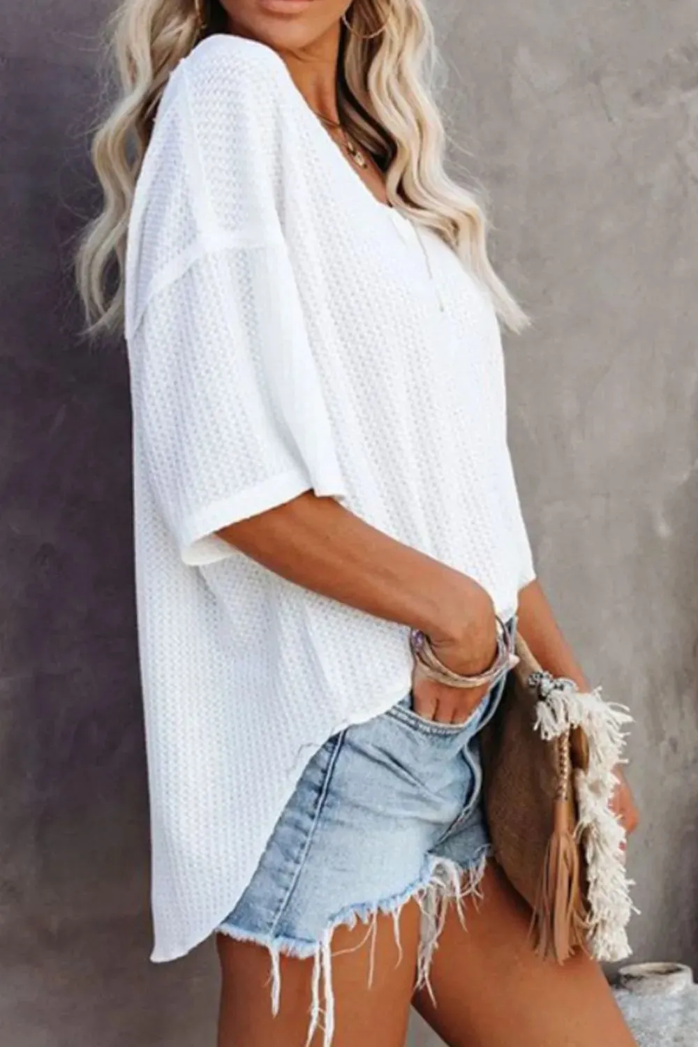 Exposed Seam Half Sleeve Knitted V Neck Textured Top