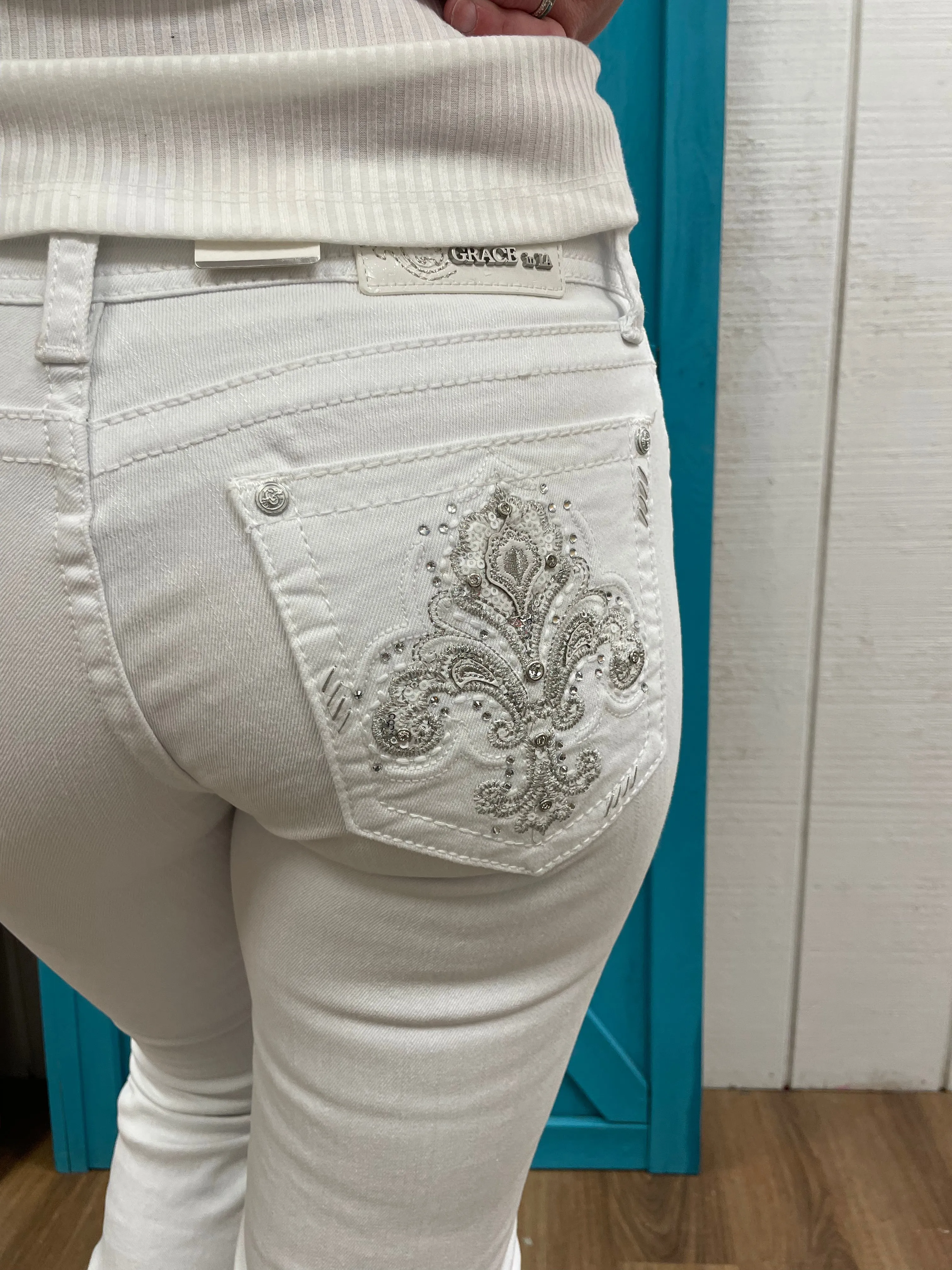 Grace in LA Easy Fit White Fleur-De-Lis Pocket Design Bootcut Jeans EB61832