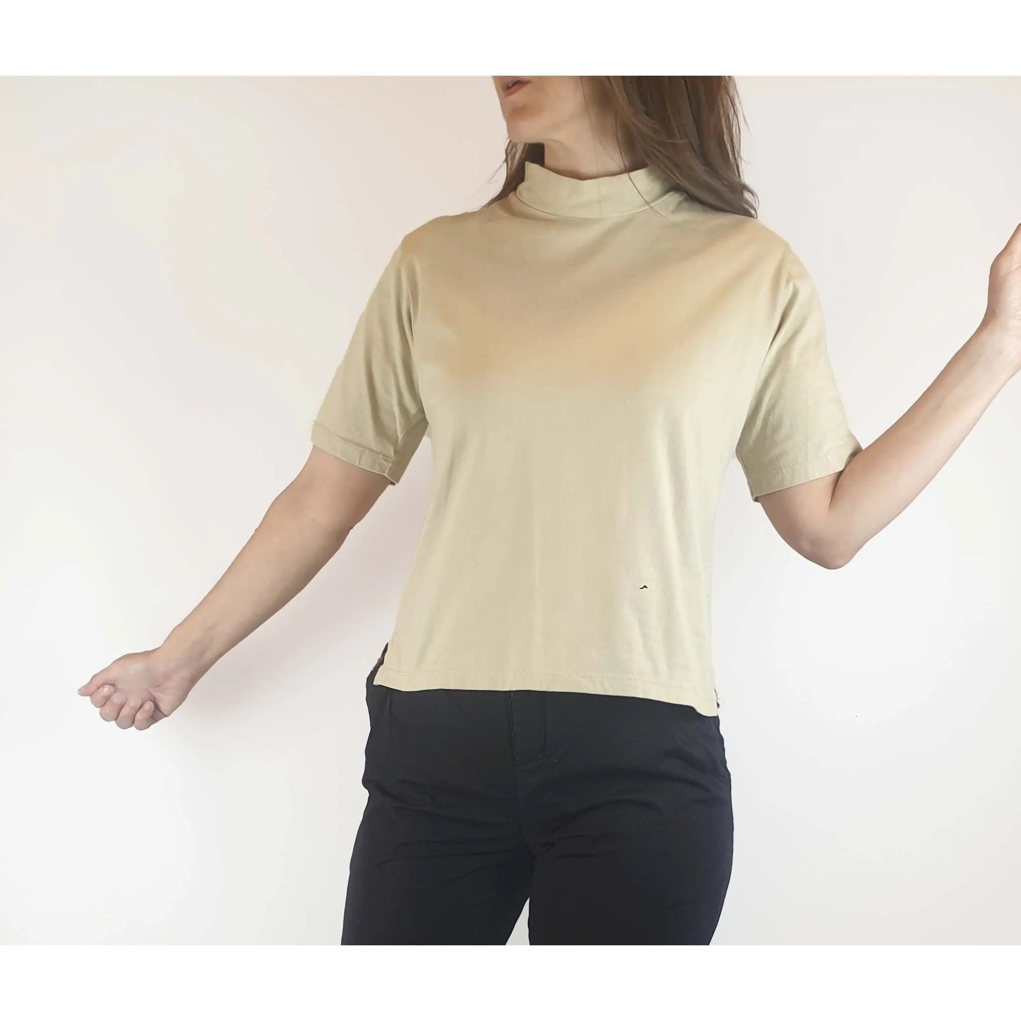 Handsom preloved light olive cropped tee shirt size 8