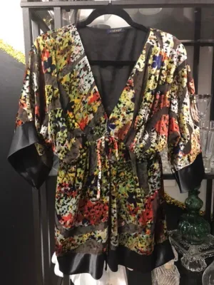 HIPPIE TOP, size M   #497