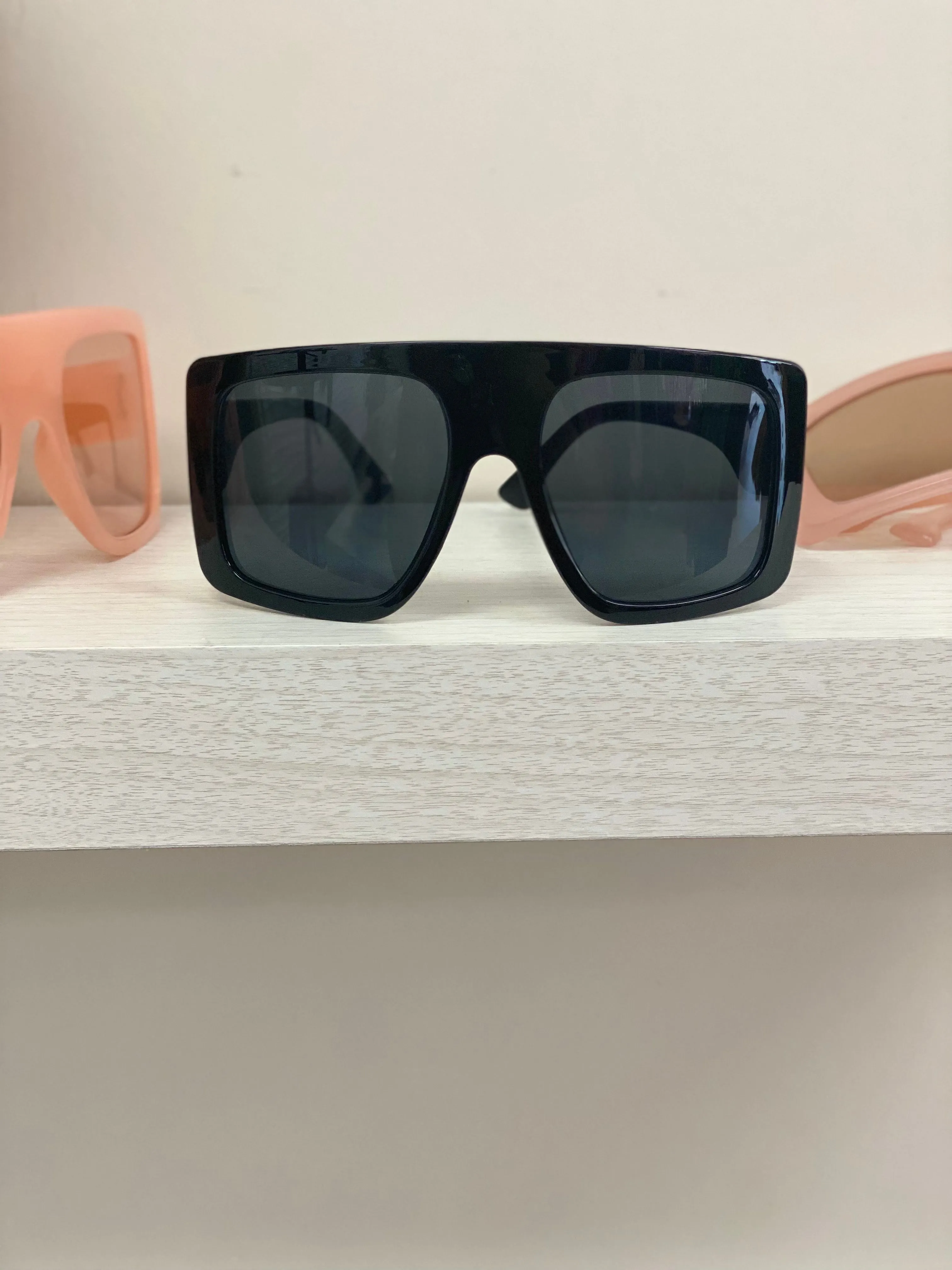 “Hollywood Frames”