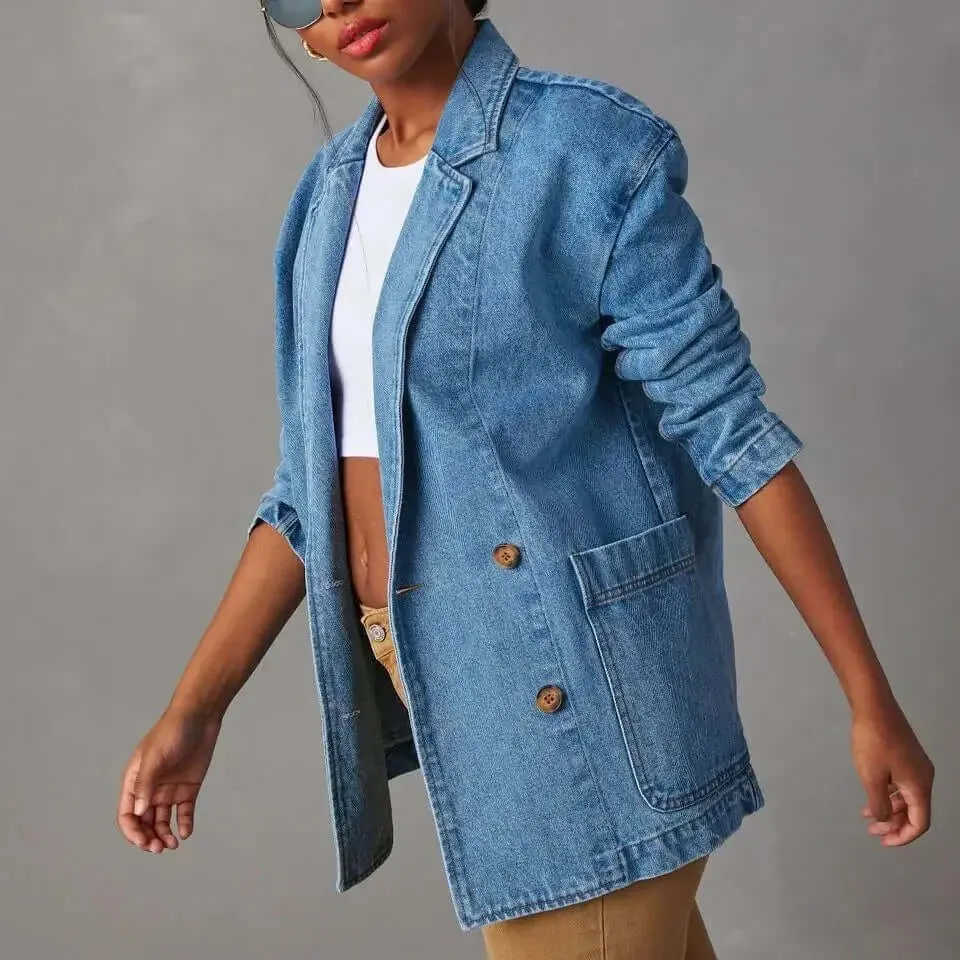 Joan - denim blazer with button pockets and loose fit