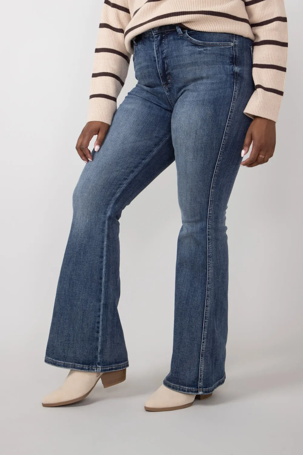 Judy Blue High Rise Contrast Flare Jeans for Women | 88855-REG
