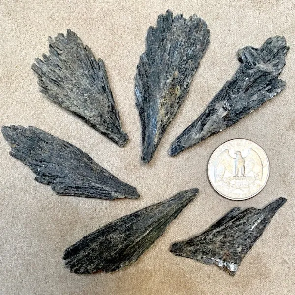 Kyanite, Black