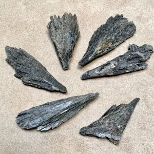 Kyanite, Black