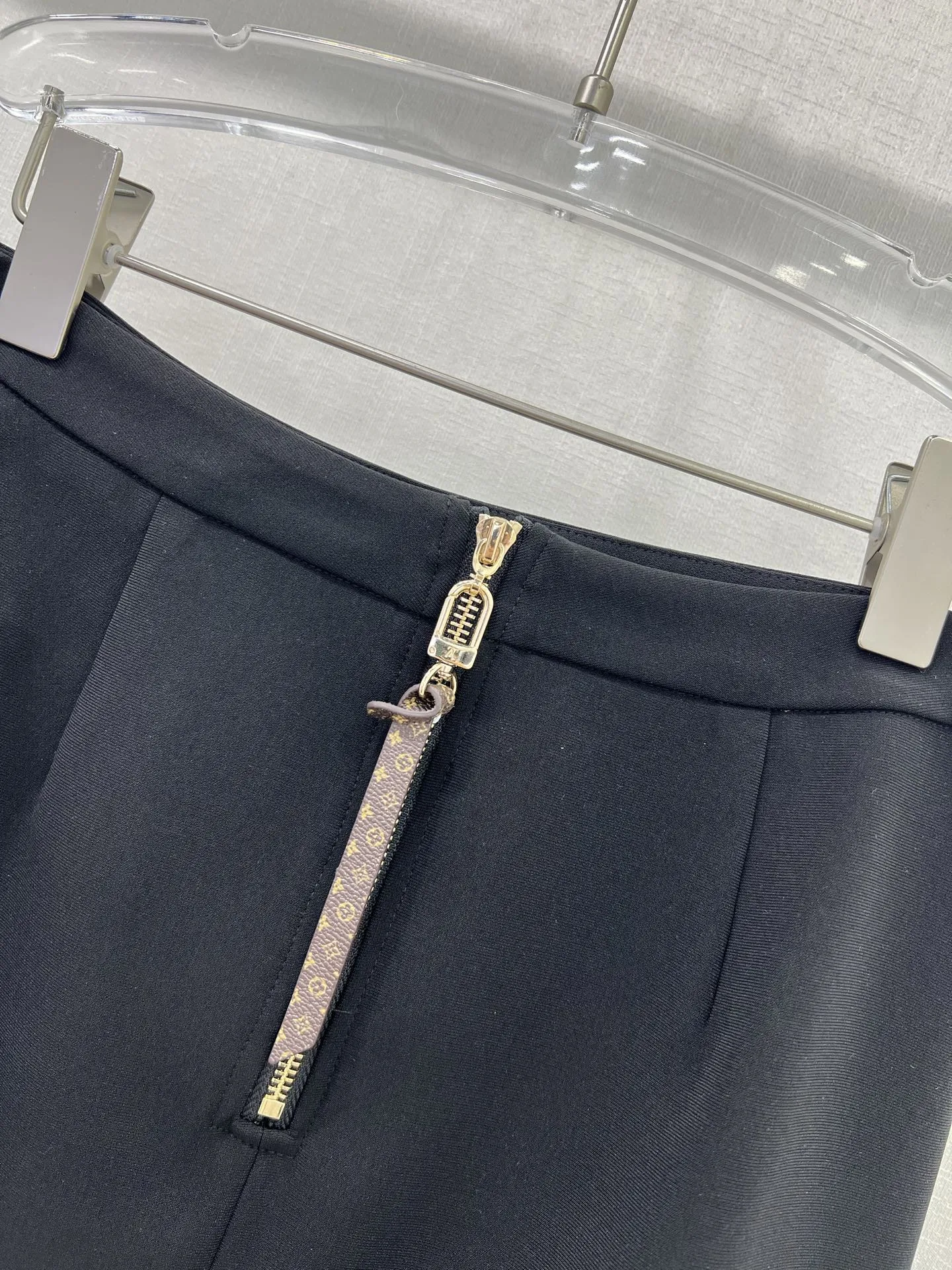 L  25 new skirt