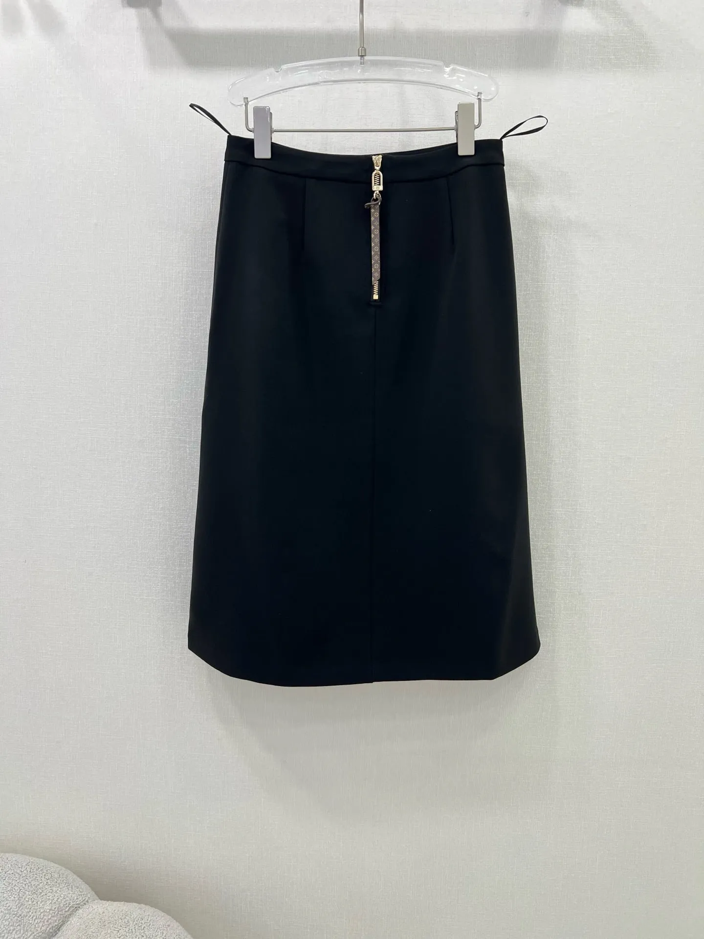 L  25 new skirt