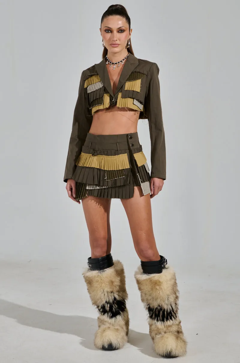 LET ME DOWN SLOWLY CROPPED BLAZER IN OLIVE