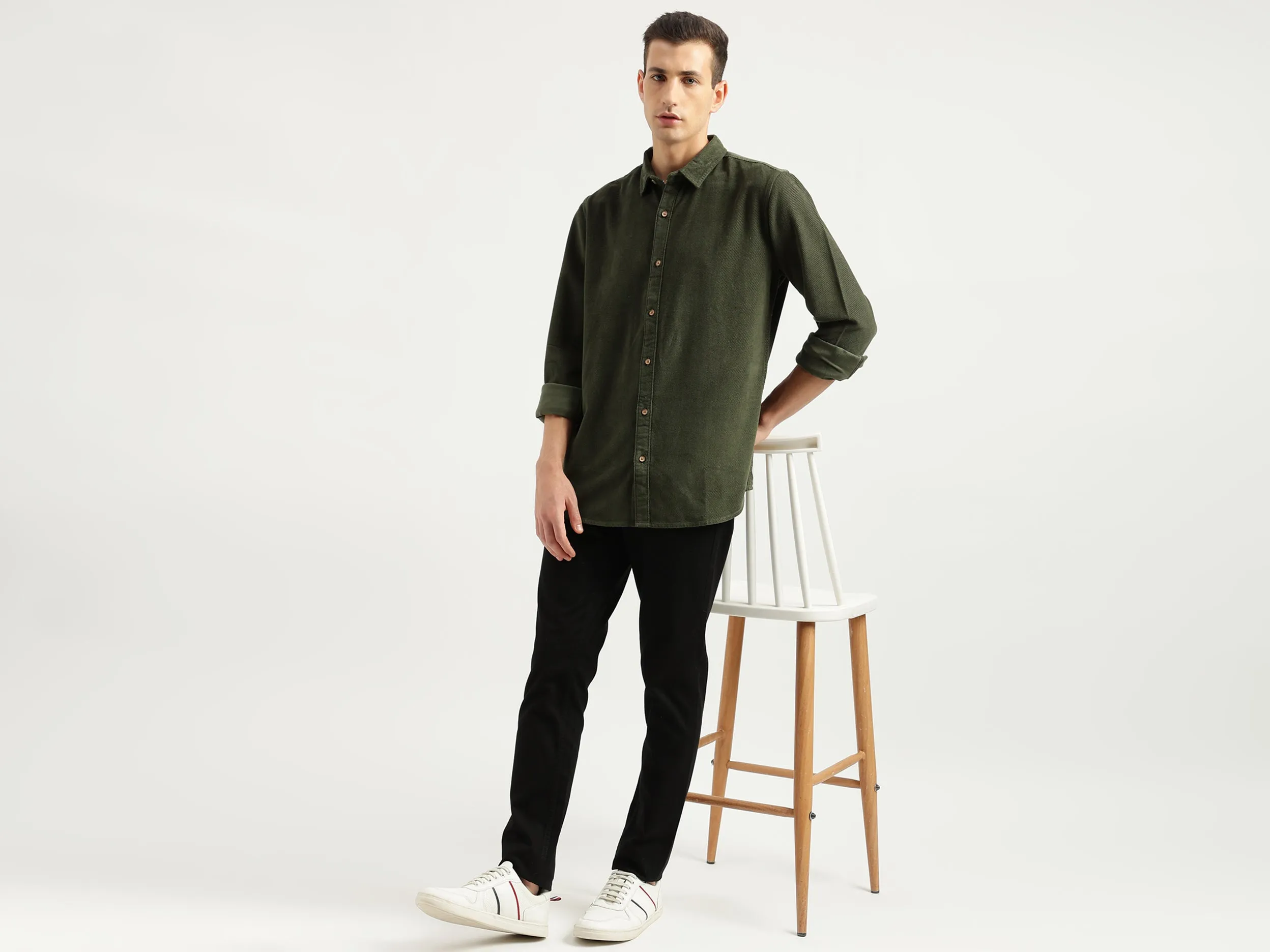 Men's Regular Fit Spread Collar Textured Shirts