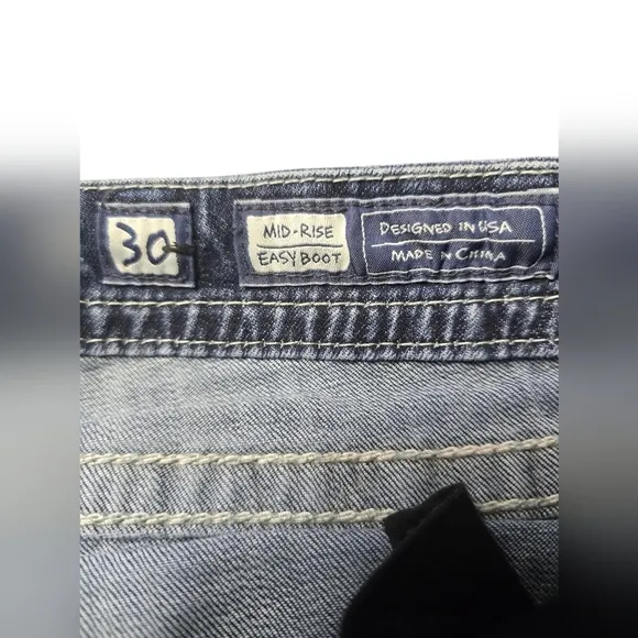 Miss Me Easy Boot Mid Rise Size 30 Jeans