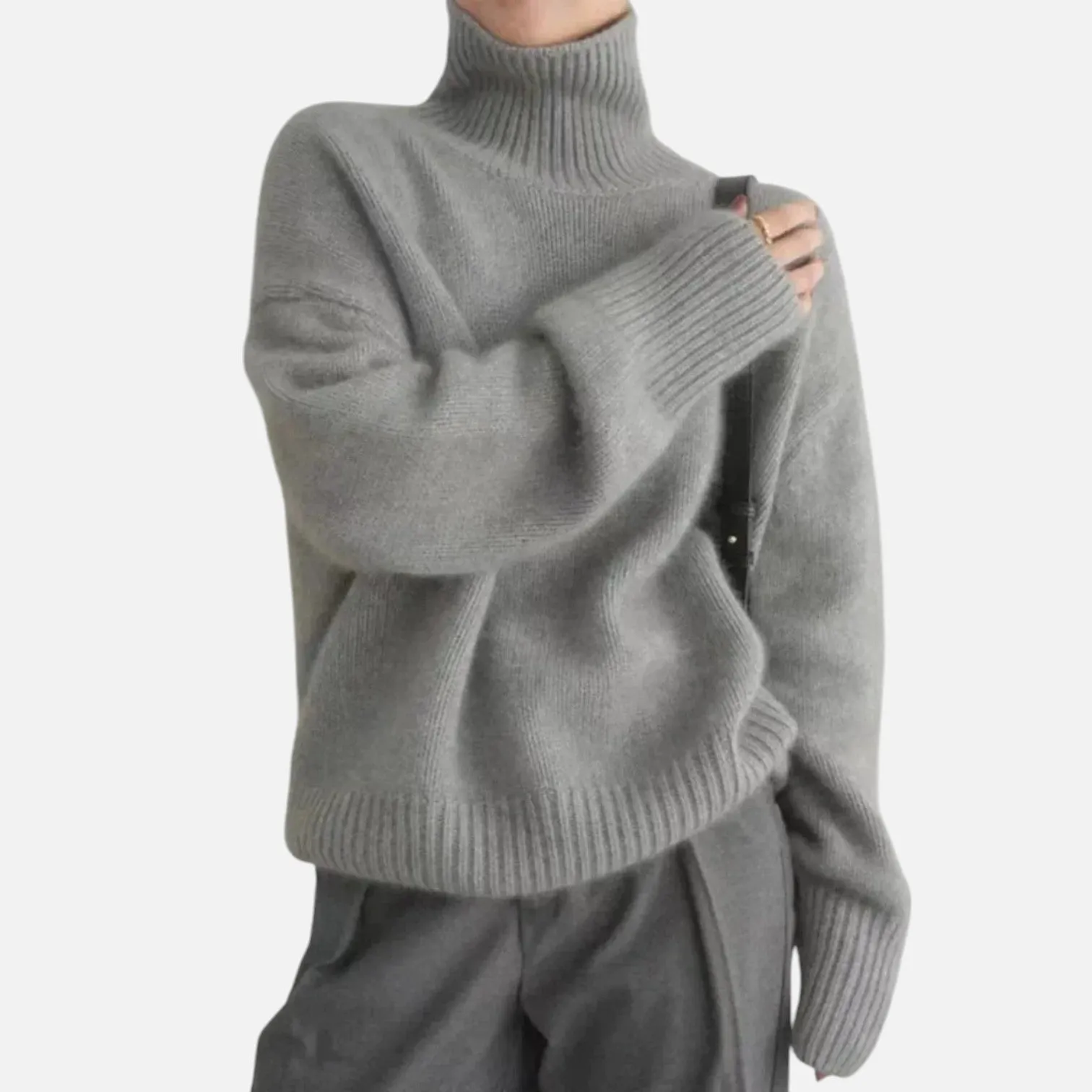 Monacogents | Oversized Cashmere Turtleneck Sweater