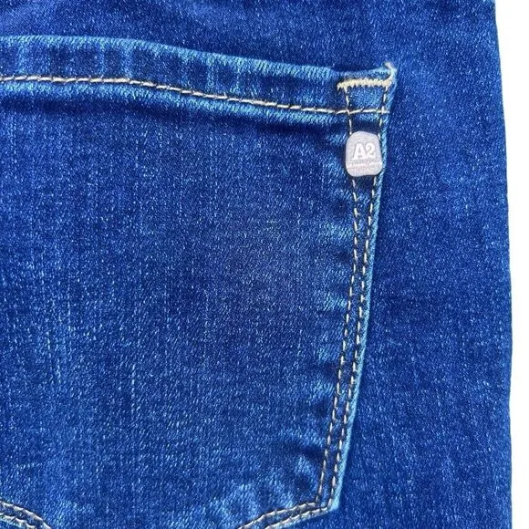 Pinkblush Maternity Women's Distressed Stretch Blue Straight Jeans Size 26 NWOT