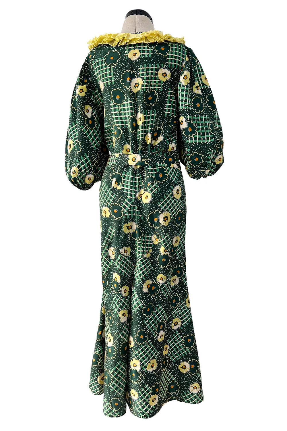 Prettiest 1930s Green Floral Print Bias Cut Silk Crepe w Yellow Collar & Original Belt