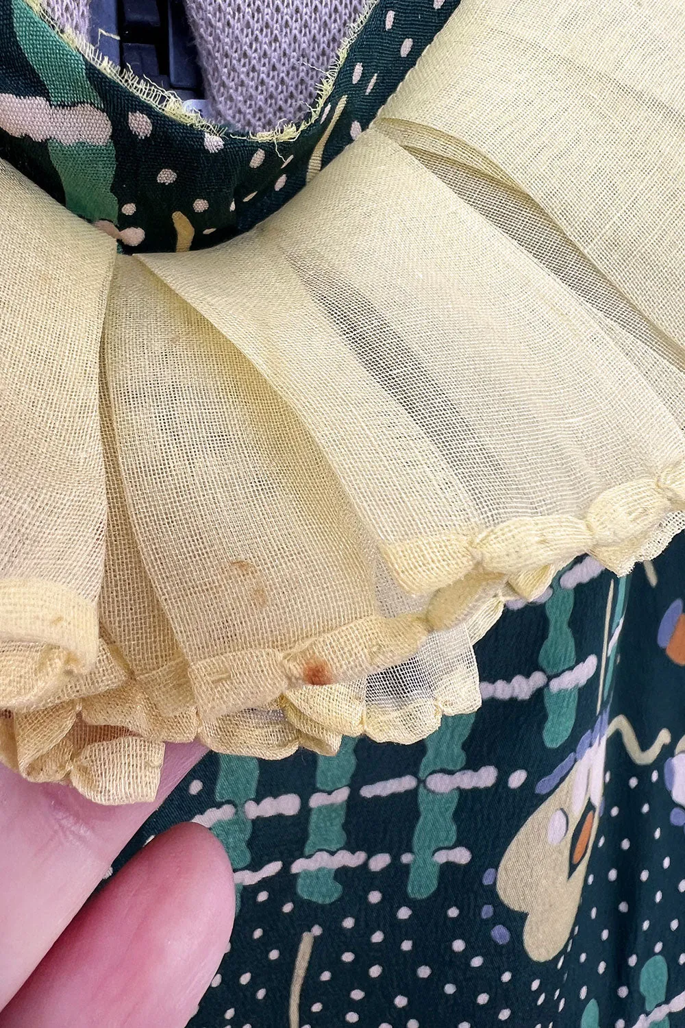 Prettiest 1930s Green Floral Print Bias Cut Silk Crepe w Yellow Collar & Original Belt