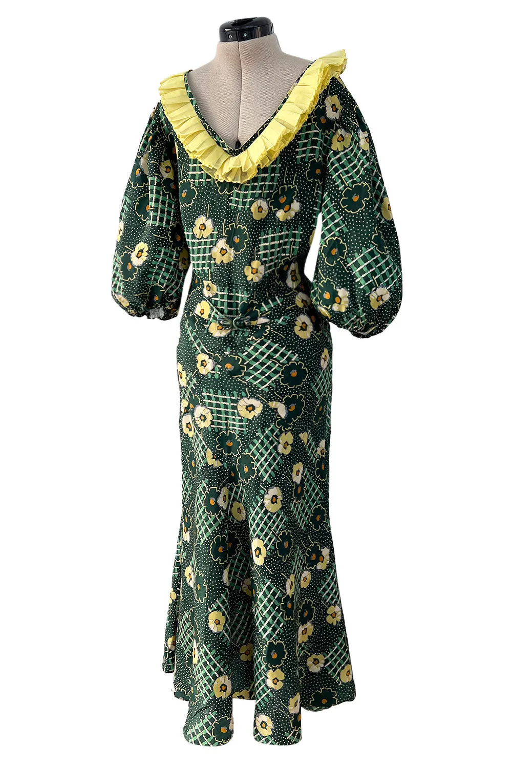 Prettiest 1930s Green Floral Print Bias Cut Silk Crepe w Yellow Collar & Original Belt