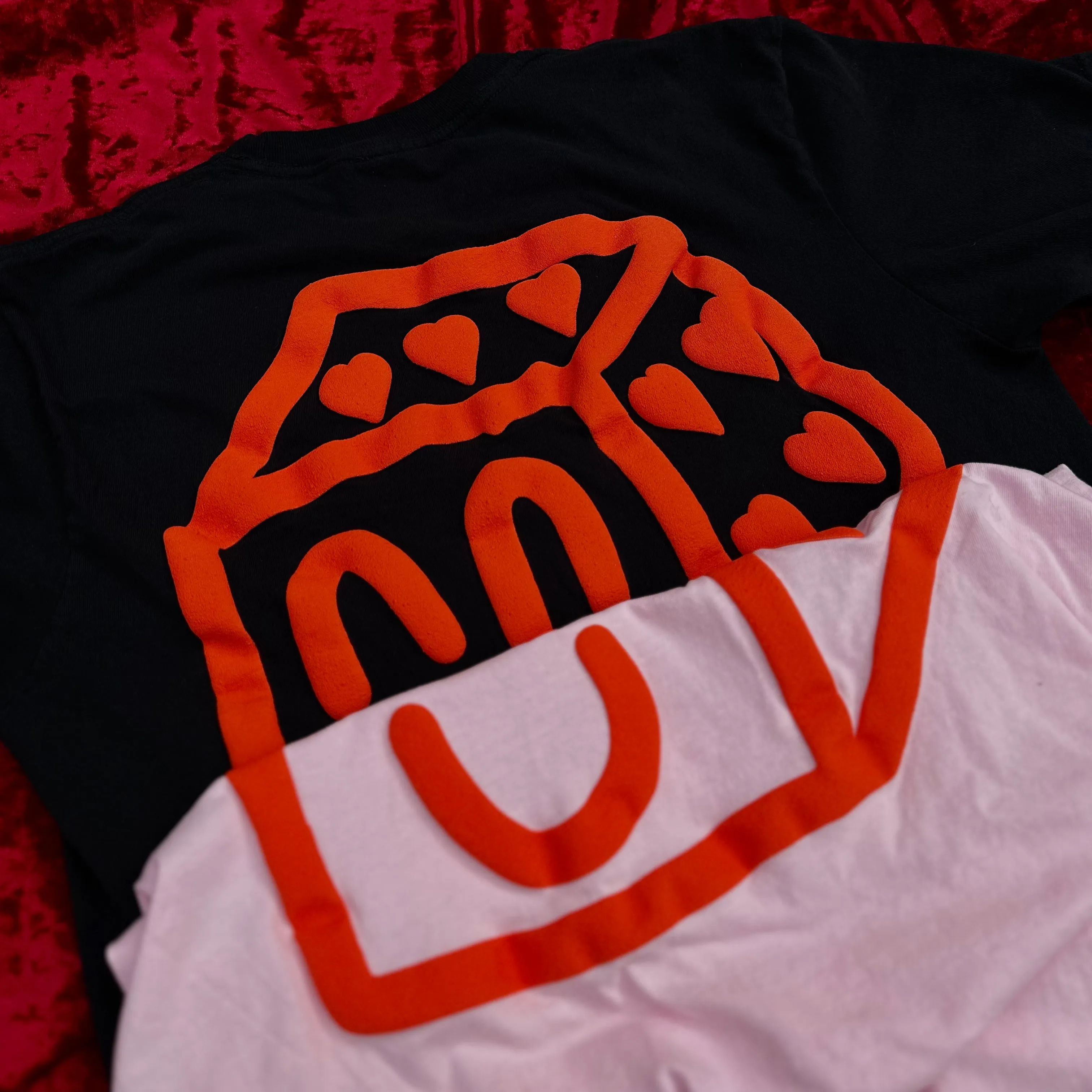 PUFFY HAPPY HEART DICE BOY SHIRT - BLACK