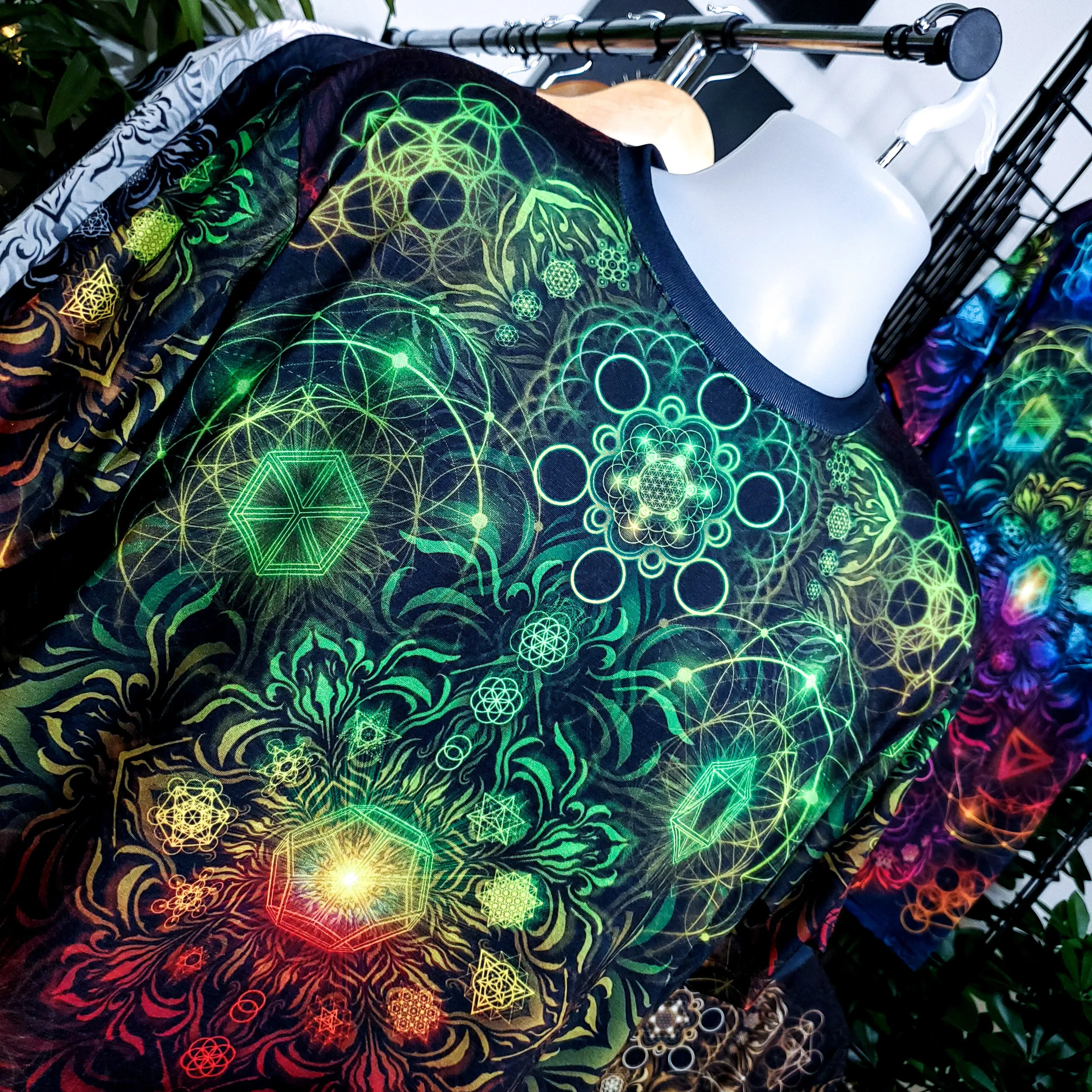 "Elements Sacred Geometry" V5 Rasta AOP Crew - Yantrat Design