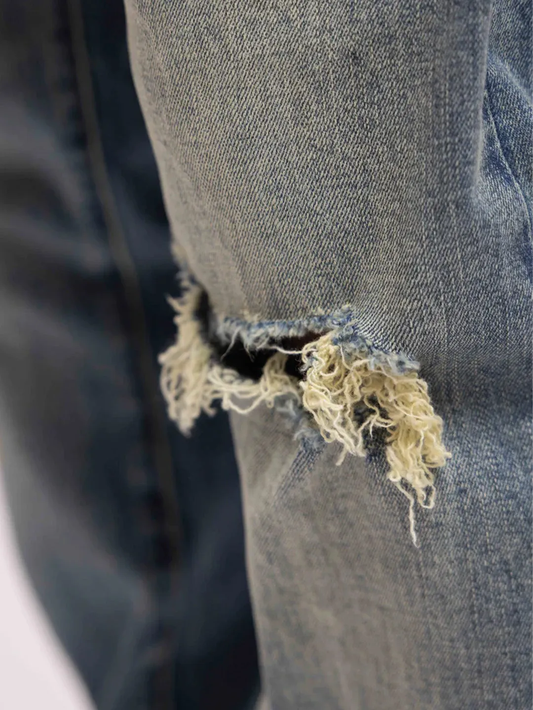 Rivero Destroyer Buttoned Jeans | Blue