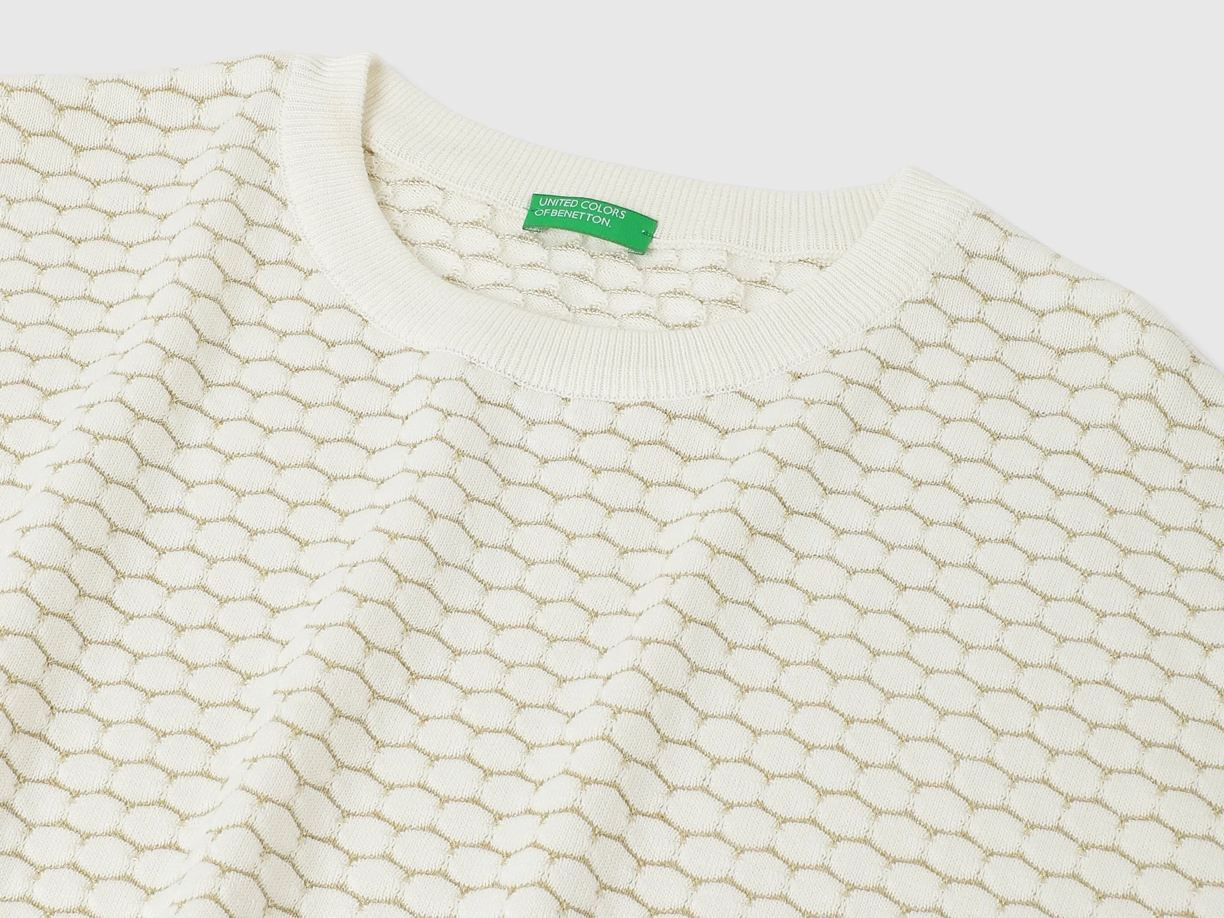 Round Neck Textured Sweatshirts