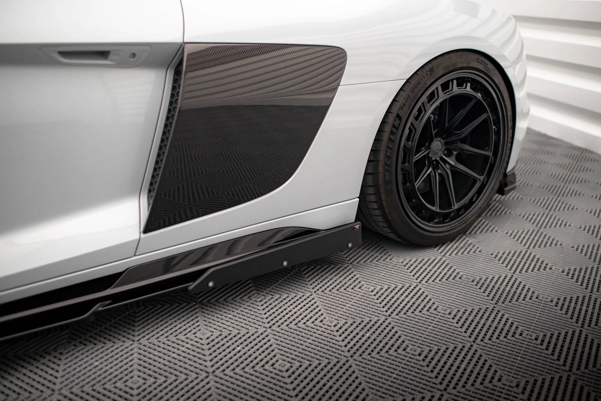 Side Skirts Diffusers  V.2  Flaps Audi R8 Mk2 Facelift