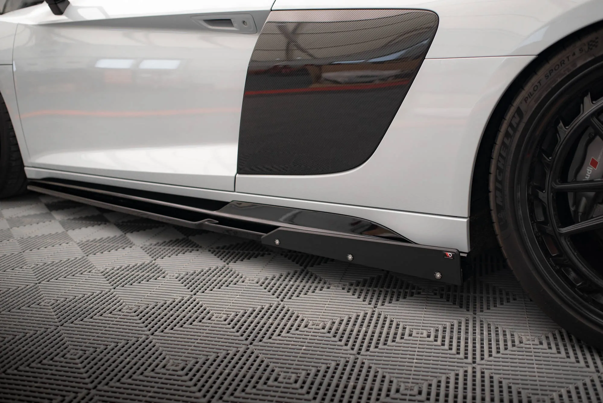 Side Skirts Diffusers  V.2  Flaps Audi R8 Mk2 Facelift