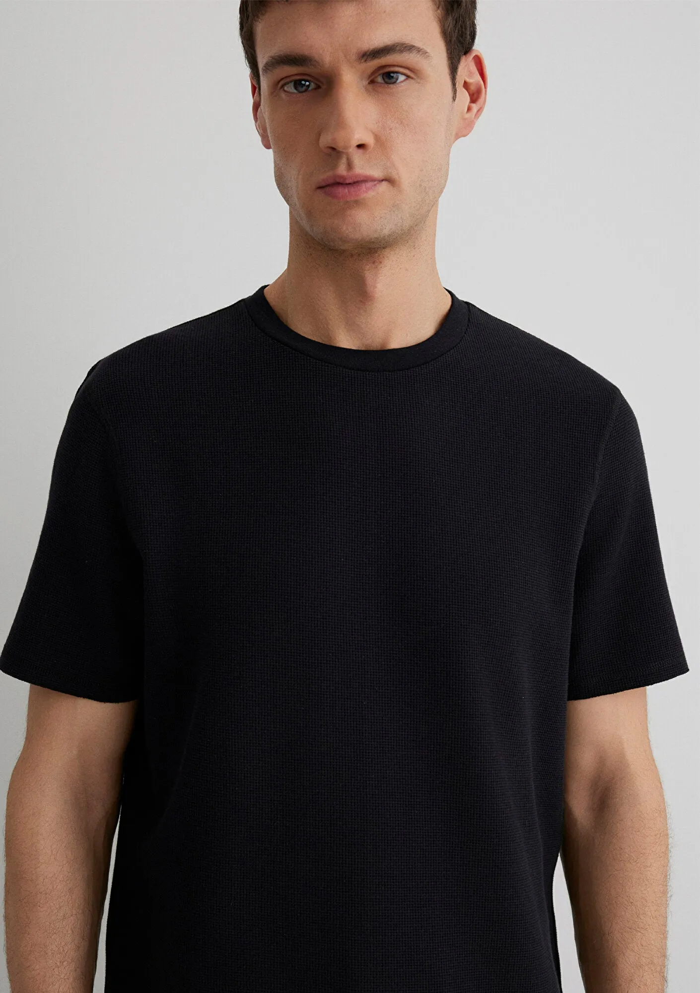 Textured Black Basic T-Shirt