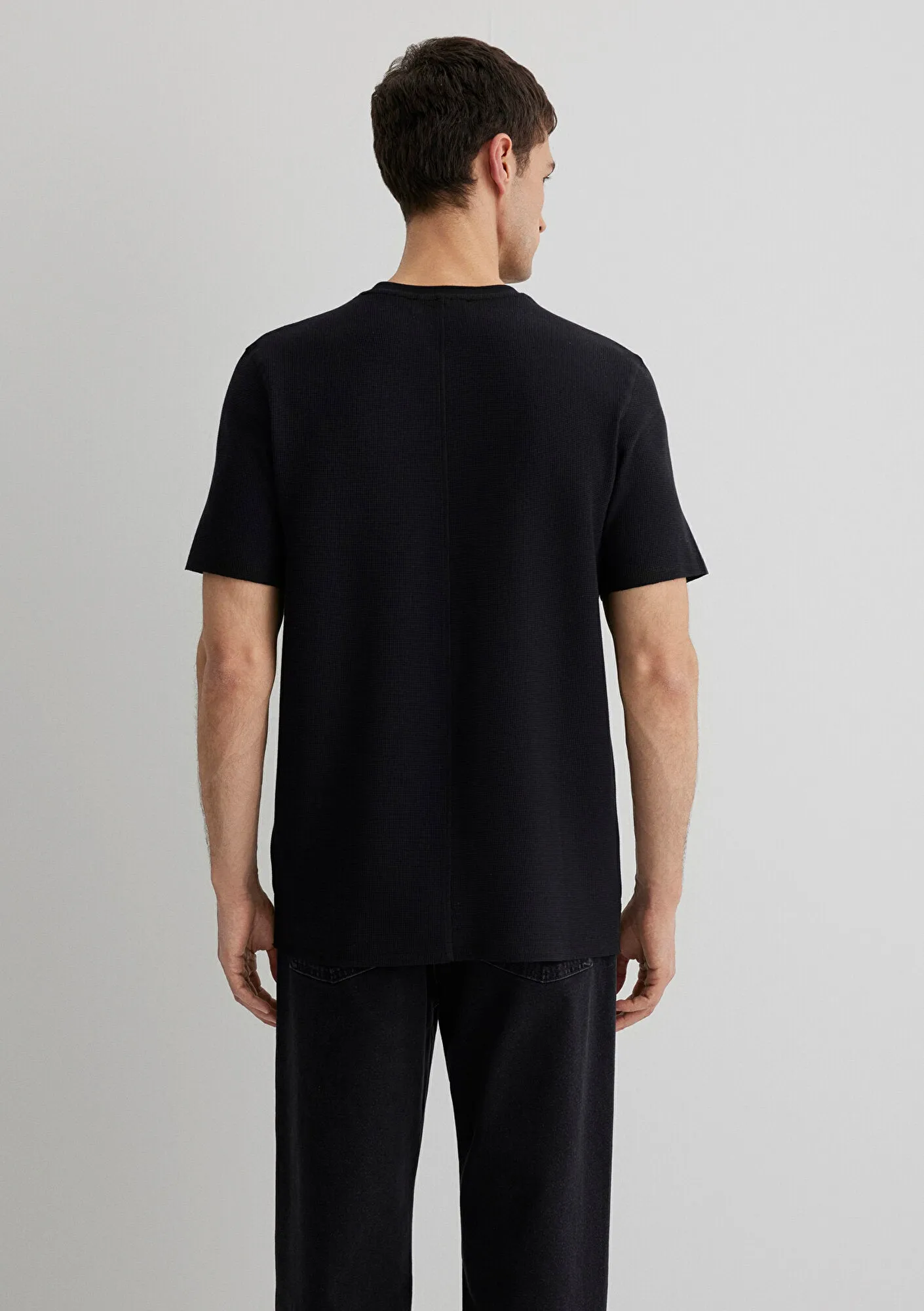 Textured Black Basic T-Shirt