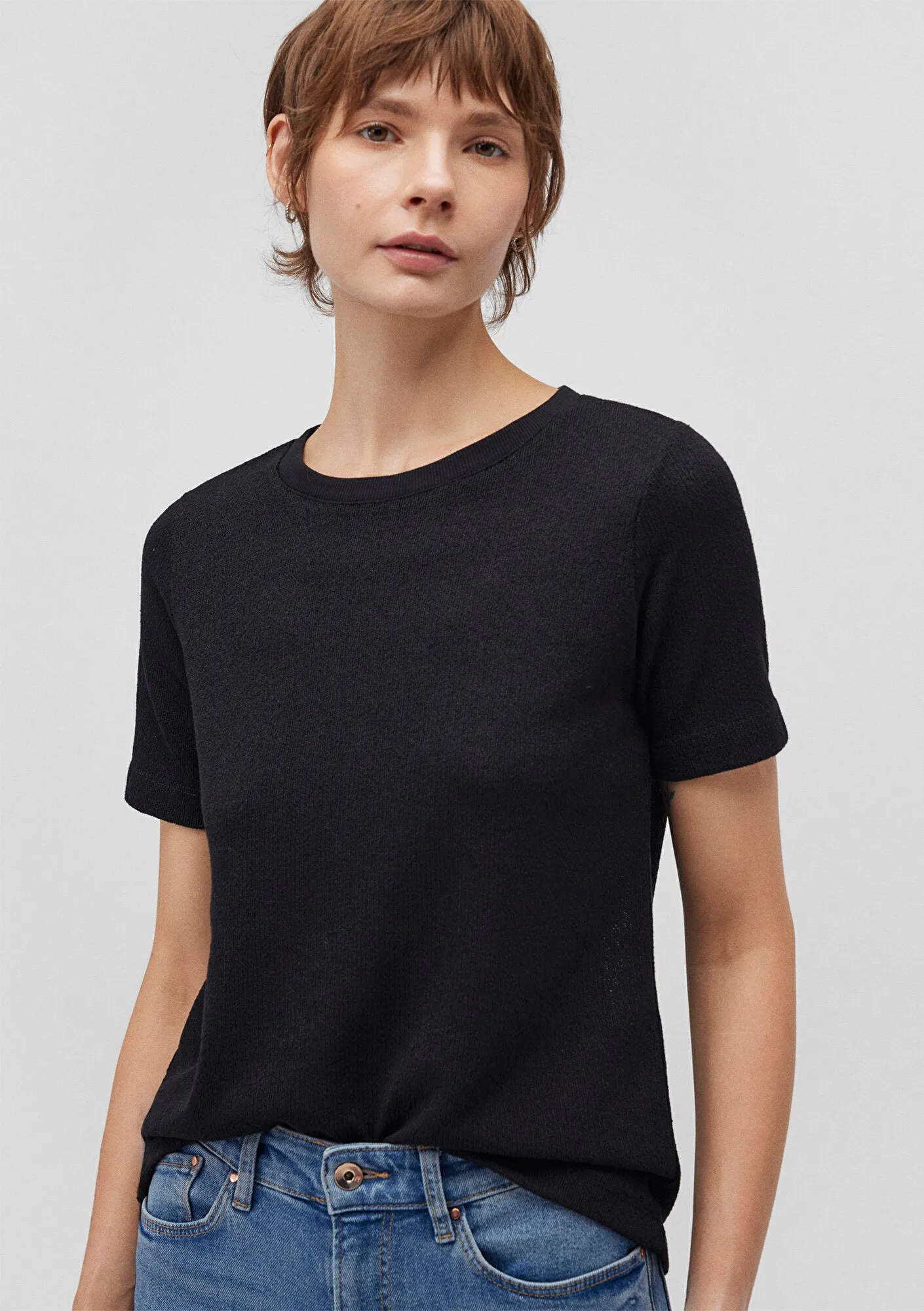 Textured Black Basic T-Shirt