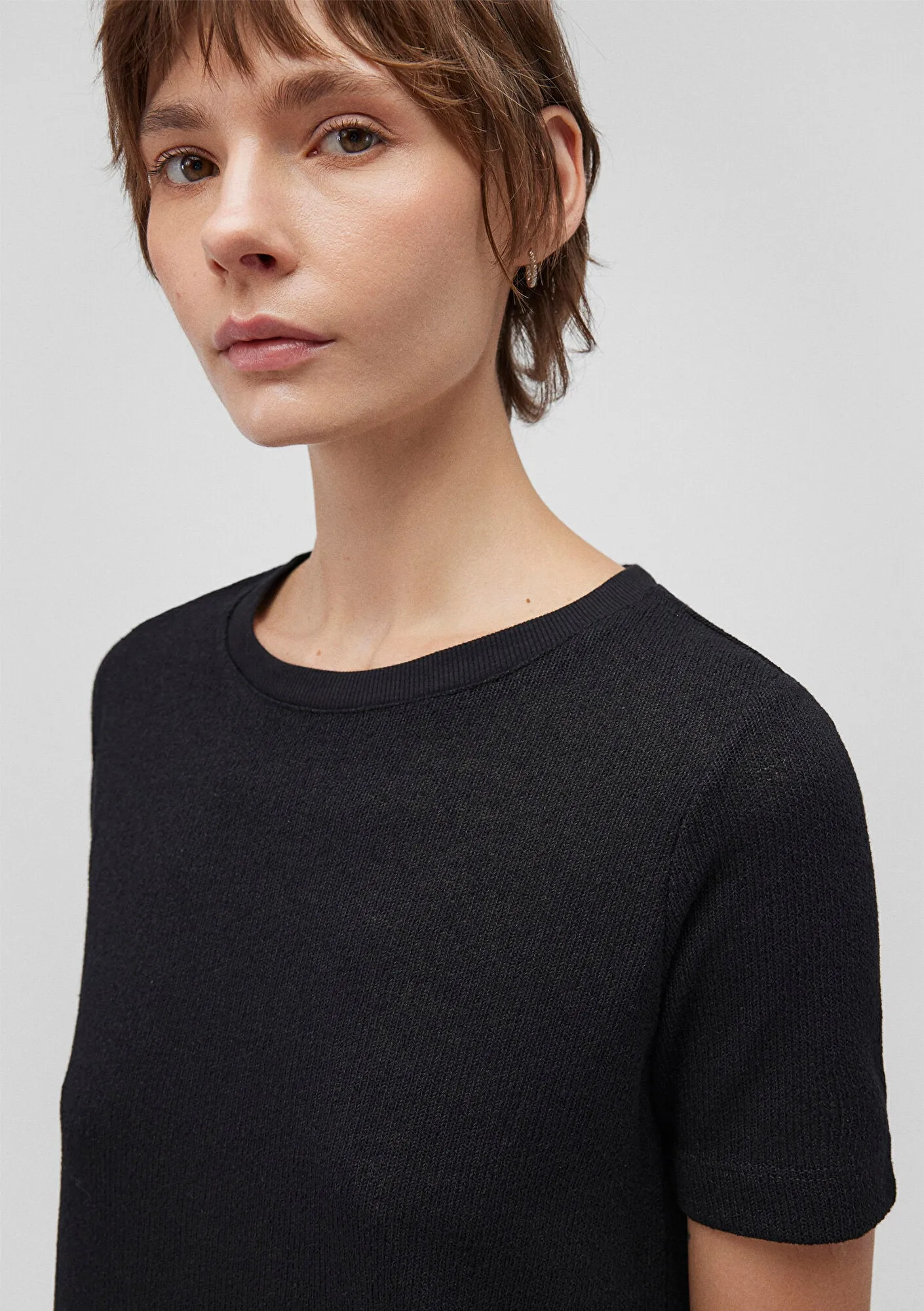 Textured Black Basic T-Shirt