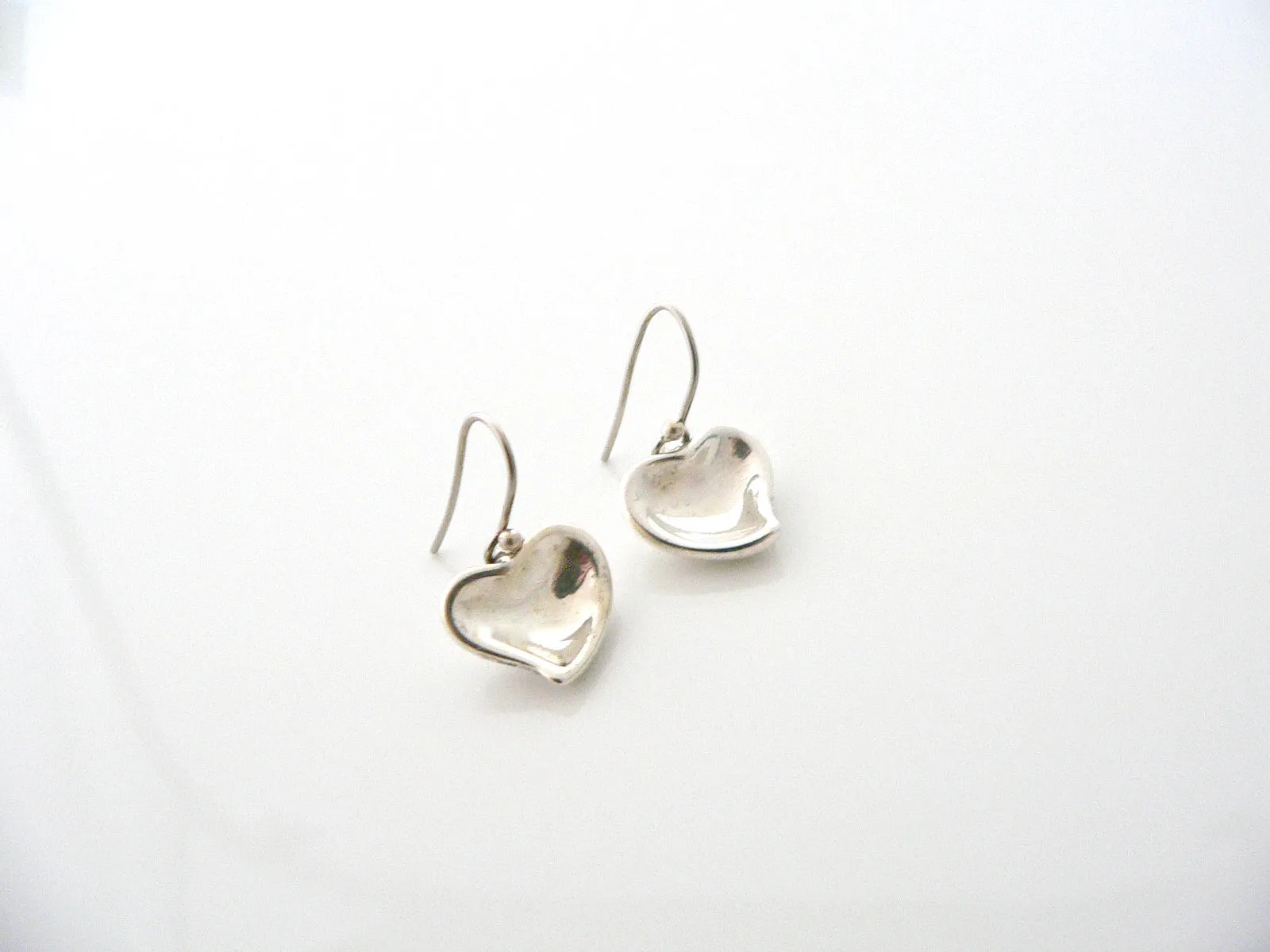 Tiffany & Co Silver Peretti Carved Heart Dangle Dangling Earrings Gift Love Art