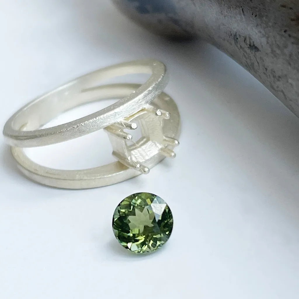 Tourmaline - Green Round Cut - 0.95ct