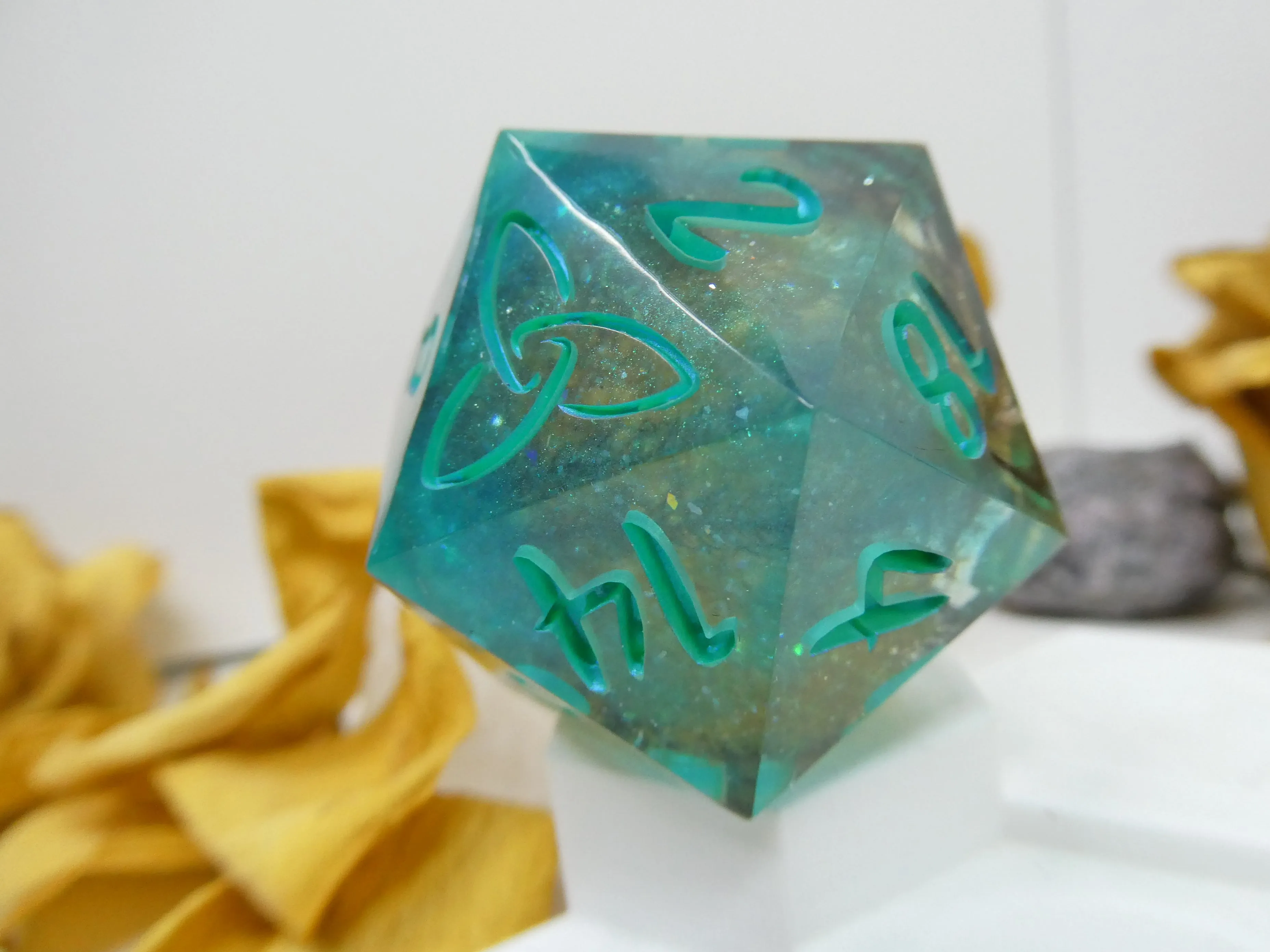 Unplanned Flight Oversized d20