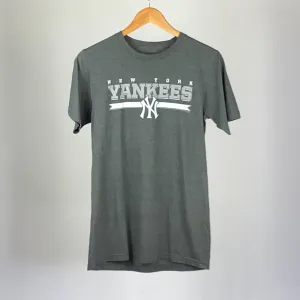 Vintage MLB New York Yankees Tee - Small